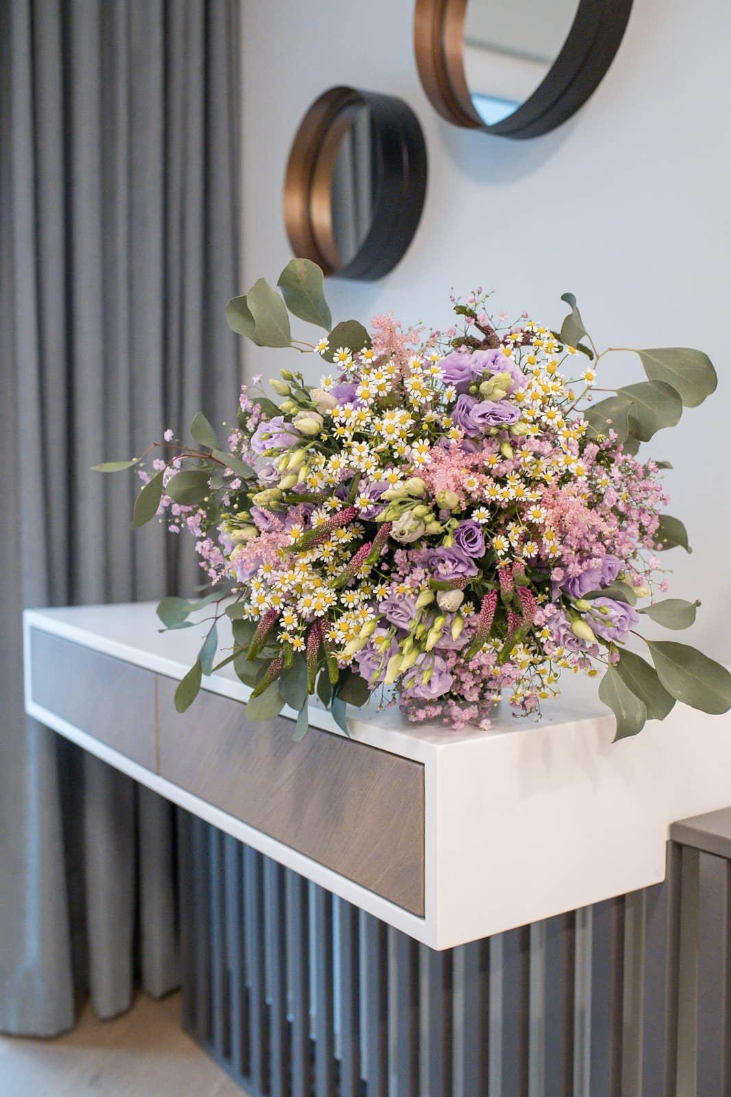 Elegant Lavender Lisianthus & Chamomile Bouquet